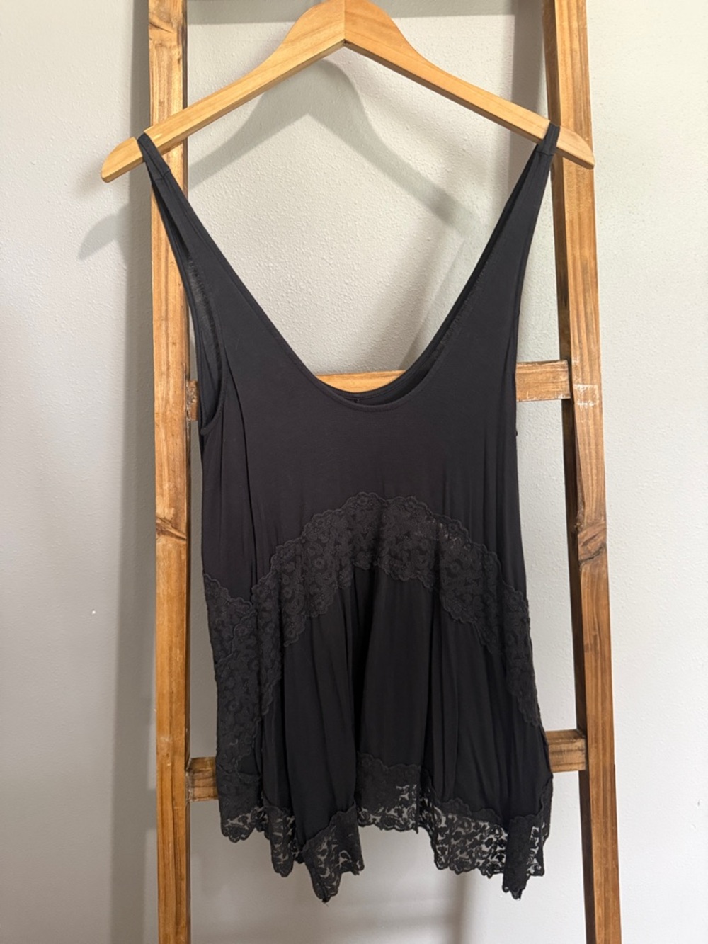 Black Lace Trim Flowy Tank Top